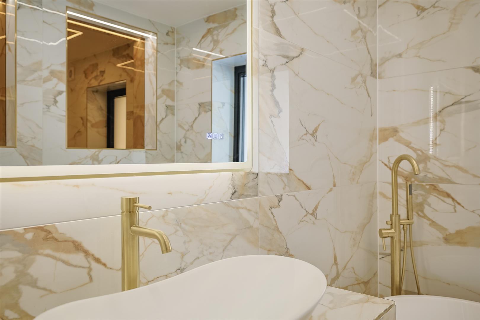 Heddfan, Croesyceiliog, Carmarthen, SA32 8DS